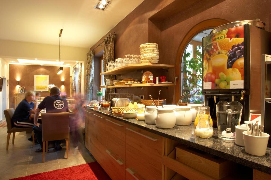 Noichl'S Hotel Garni Sankt Johann in Tirol Buitenkant foto
